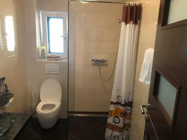 Irina דירה וודיצה